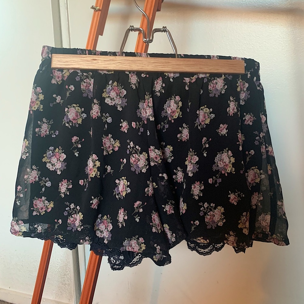 Black, floral Bloom shorts